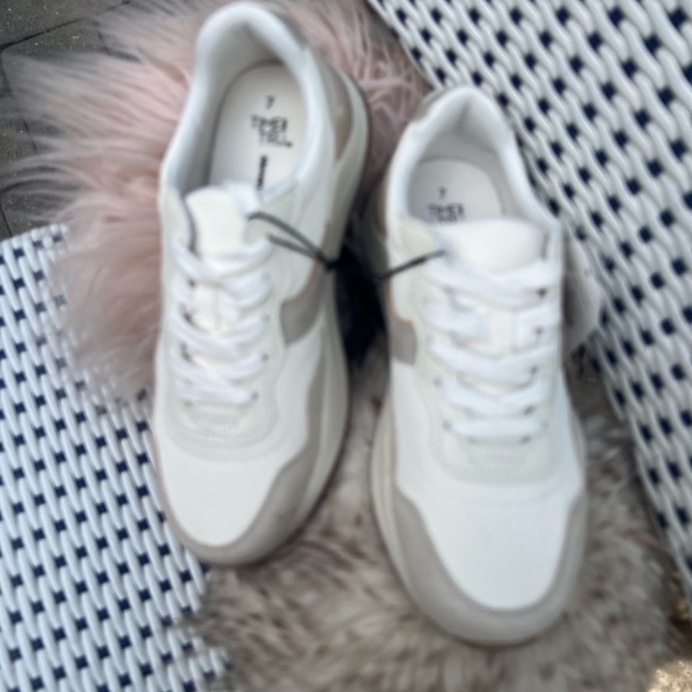 Time and Tru White and Tan Sneakers - Picture 7 of 7